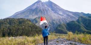 Viral Pendaki Tempelkan Pembalut di Badan Saat Naik Gunung, Ternyata Ini Fungsinya