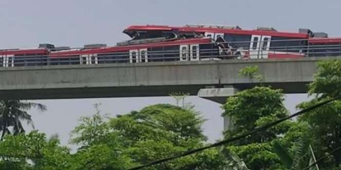 Kereta LRT Tabrakan Saat Uji Coba, KAI dan Adhi Karya Angkat Bicara
