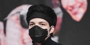 Atta Halilintar Tenteng Tas Hitam Rp19 Juta, Bentuknya Kayak Kresek