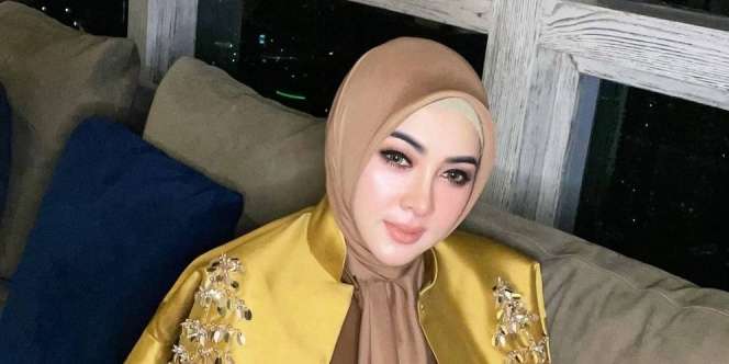Kerudung Syahrini Sederhana Tapi Berharga Rp6 Juta