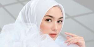 Inspirasi Outfit Anggun Citra Kirana Jelajahi Kebun Binatang di Bali
