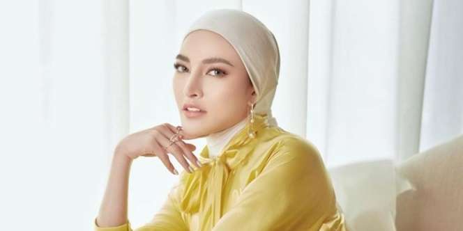 Harga Cincin Scarf Crazy Rich Malang Benar-Benar Meresahkan