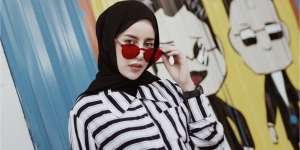 Inspirasi Gaya Monokrom ala Aghnia Punjabi, Outfitnya Super Gemas