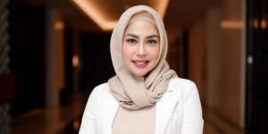 Intip 4 Gaya Busana Elegan ala Heidy Sunan