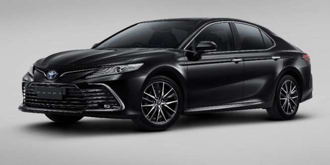 New Toyota Camry Hybrid Meluncur, Segini Harganya