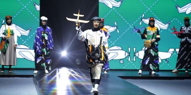 ISEF 2021: Uniknya Desain Hannie Hananto, Tuangkan Sindiran Sosial Lewat Busana