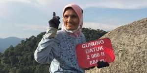 Viral Nenek 74 Tahun Berhasil Mendaki Gunung Hanya 2 jam