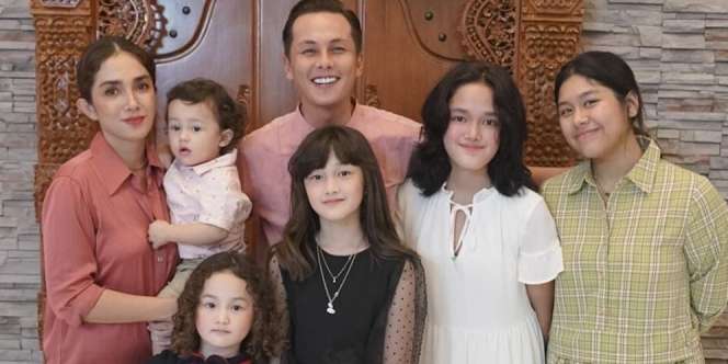 Andhika Pratama Kasih Kode Keras Pengen Tambah Anak, Lihat Reaksi Ussy Sulistiawaty