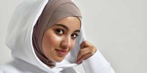Musim Hujan, Saatnya Padu Padan Hoodie!