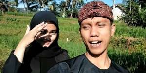 7 Potret Gadis Sunda Cantik Main di Sawah, Parasnya Bikin Pria Terhipnotis!