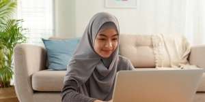 Lebih Banyak di Rumah Aja, Butuh Pakai Moisturizer Nggak Sih?