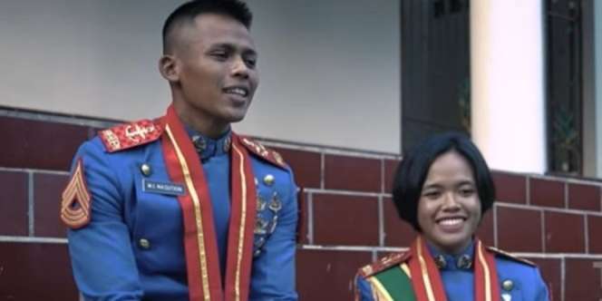 Sujud Syukur di Lapangan, Adik-Kakak Tak Menyangka Diterima Akmil Bersamaan