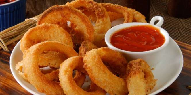 Onion Ring Gurih nan Renyah, Kudapan Penghangat Saat Mendung