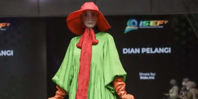 Intip Koleksi Kroma dari Dian Pelangi, Colorful Banget