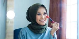Video Makeup Agar Terlihat Awet Muda, Justru Bikin Ngilu