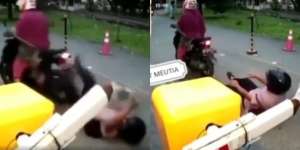 Video The Power of Emak-Emak Lolos Terobos Palang Pintu RS, Apes Buat Bapak di Boncengan