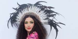 Aksi Konyol Titi DJ Tonton Stephanie Poetri Manggung di LA, Layar TV Raksasa Habis Dicium