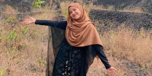 Tutorial Kerudung Syar'i dan Modis Pakai Hijab Segi Empat