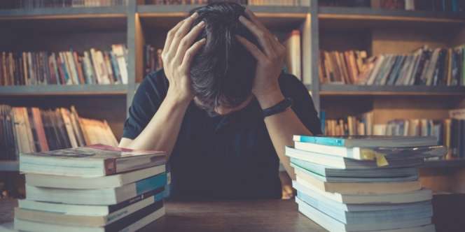 Dosen Absen Mahasiswa, dengan Suara Bergetar Pemuda Ini Menjawab: Dia Meninggal Pak, Tadi Pagi Dimakamkan