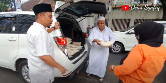 Bos PO Haryanto Rutin Bagikan Beras kepada Wong Cilik