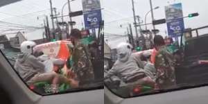 Pengendara Geber Knalpot Bising Pas Lampu Merah, `Kena Mental` Ditempeleng Tentara