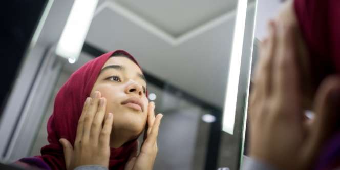 Amankah Memakai Scrub Saat Kulit Berjerawat?