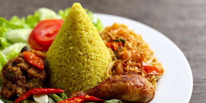 5 Alasan Kenapa Tumpeng Cocok Jadi Hampers Kekinian yang Begitu Bermakna