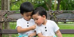Membiasakan Anak Berbagi Lewat Permainan, Begini Tipsnya