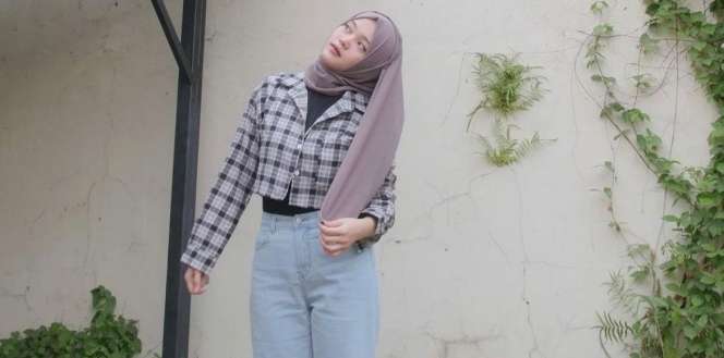 Baju Olahraga Putri Delina Tuai Cibiran