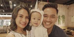 Sedang Live, Presenter TV Nangis Dengar Cerita Penyelamat Putra Vanessa dan Bibi
