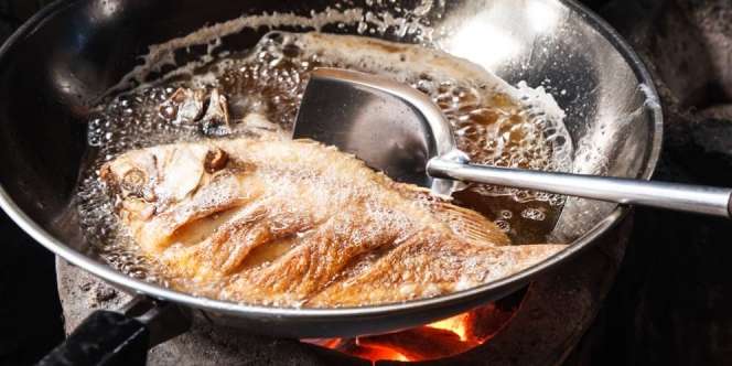 4 Cara Goreng Ikan Bebas Lengket dan Matang Sempurna