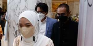 Nissa Sabyan, Ayus, Kamal Datang ke Resepsi Ria Ricis, Tak Lama Ririe Fairuz Muncul