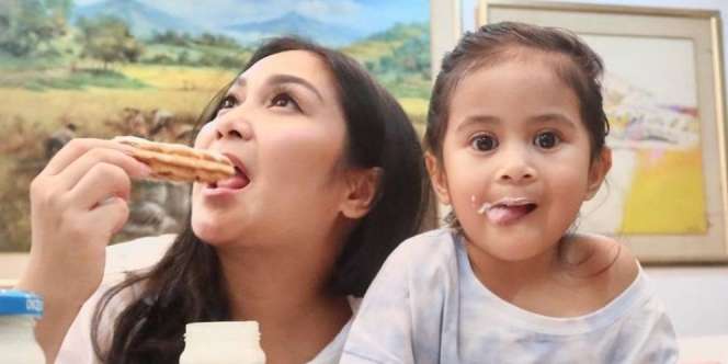 Caca Tengker Ceritakan Awal Tahu Putri Pertamanya Kidal