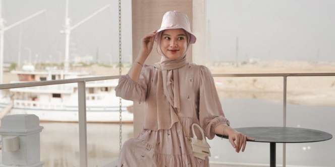 Outfit Hijab Pastel ala Ananza Prili