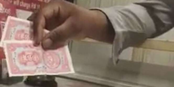 Tamu Check Out dari Hotel, Resepsionis Ini Kaget Dibayar Pakai Uang Arwah