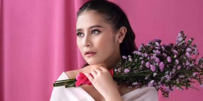 Rahasia Makeup Prilly Latuconsina, Andalkan Tiga Produk Ini