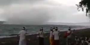 Video Viral Puting Beliung di Pinggir Pantai Buleleng Bali