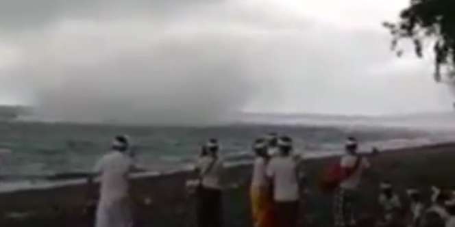 Video Viral Puting Beliung di Pinggir Pantai Buleleng Bali