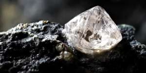 Berlian dari Perut Bumi Mengandung Mineral Misterius, Ilmuwan Sampai Kebingungan