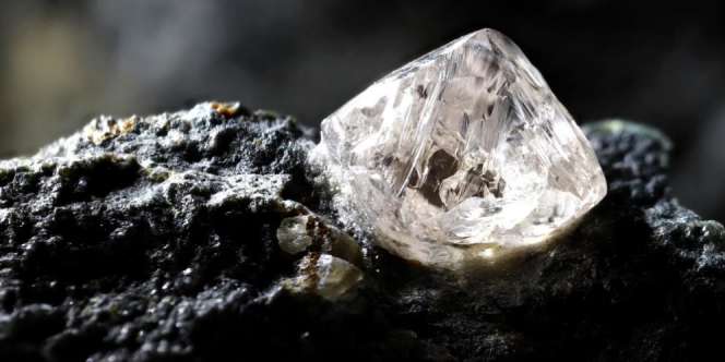 Berlian dari Perut Bumi Mengandung Mineral Misterius, Ilmuwan Sampai Kebingungan