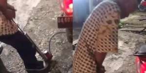 Demi Bantu Kakek Tukang Tambal Ban, Pemuda Ini Lakukan Hal Tak Terduga