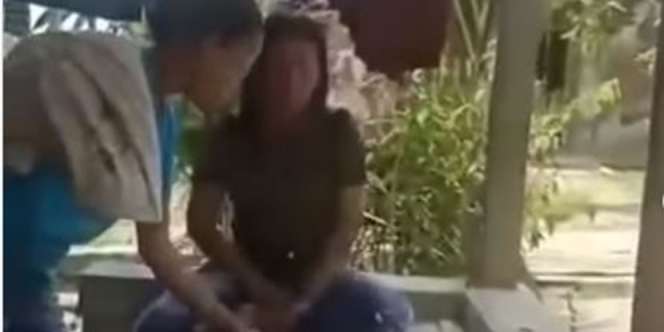 Viral Dua Wanita Adu Mulut Berujung Sumpah dengan Injak Alquran
