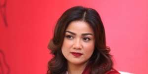 Belum Selesai Masalah Mafia Tanah, Nirina Zubir Kabarkan Suaminya Masuk Rumah Sakit