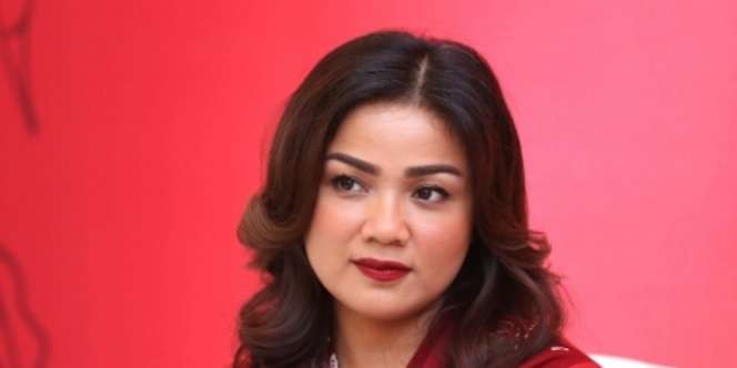 Belum Selesai Masalah Mafia Tanah, Nirina Zubir Kabarkan Suaminya Masuk Rumah Sakit