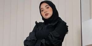 HOTD Serba Hitam ala Nabila Hatifa, Terlihat Elegan!