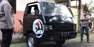 10 Potret Mobil Pickup ‘Kepala Buntung’ yang Viral, Polisi Ngakak Lihat Cara Mundurnya!