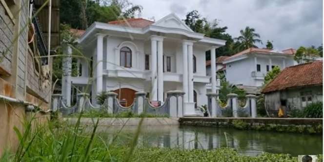 Hanya Jualan Roti Bakar, Pria di Majalengka Mampu Bangun Rumah Seharga Rp1,5 Miliar, Ini Penampakannya!