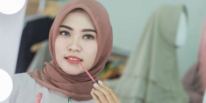 Tutorial Membuat Ombre Lips Agar Lebih Tahan Lama