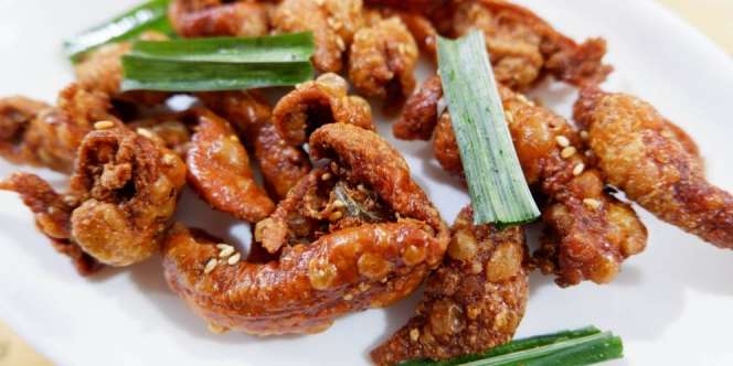 Cara Mudah Olah Kulit Ayam Jadi Minyak Gurih Alami