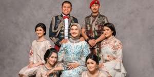 Potret Keluarga Mayjen Teguh Pudjo, Istri dan 4 Putrinya Cantik bak Bidadari